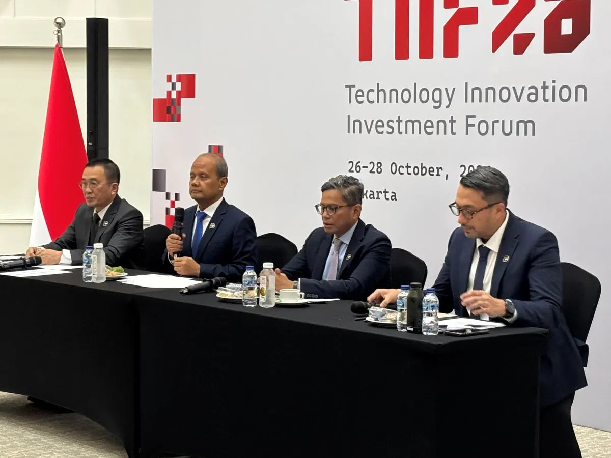 Chief Technology Officer Danantara Indonesia, Sigit Puji Santosa (kedua kari kiri).