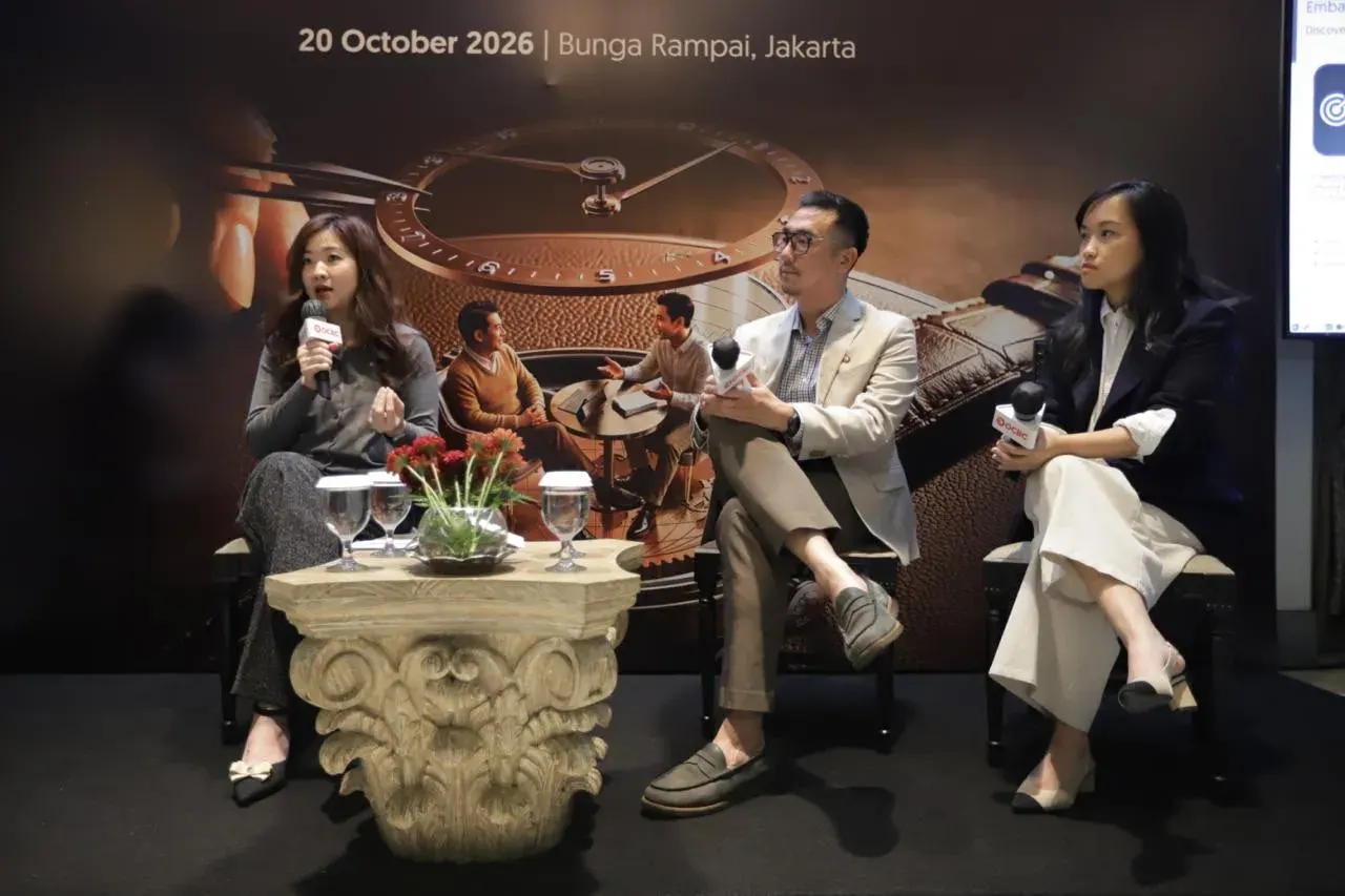 Premier Banking Segment Head OCBC, Stephanie M. Kristanto (kiri) dalam peluncuran OCBC Premier One, di Jakarta, Selasa, 20 Oktober 2026.
