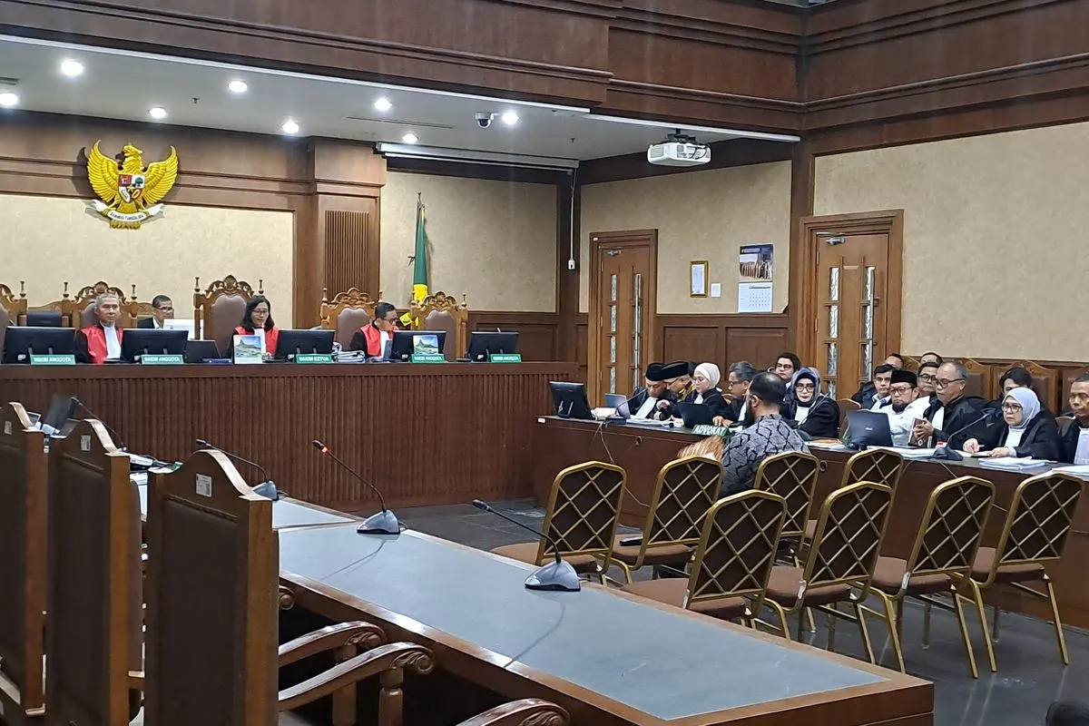 Direktur sekaligus pemilik PT Zahra Oto Mandiri atau Uhud Tour, Khalid Zeed Abdullah Basalamah, dihadirkan sebagai saksi dalam sidang perkara dugaan korupsi kuota haji tambahan 2023–2024 di Pengadilan Tindak Pidana Korupsi (Tipikor) Jakarta Pusat, Selasa (20/10/2026).